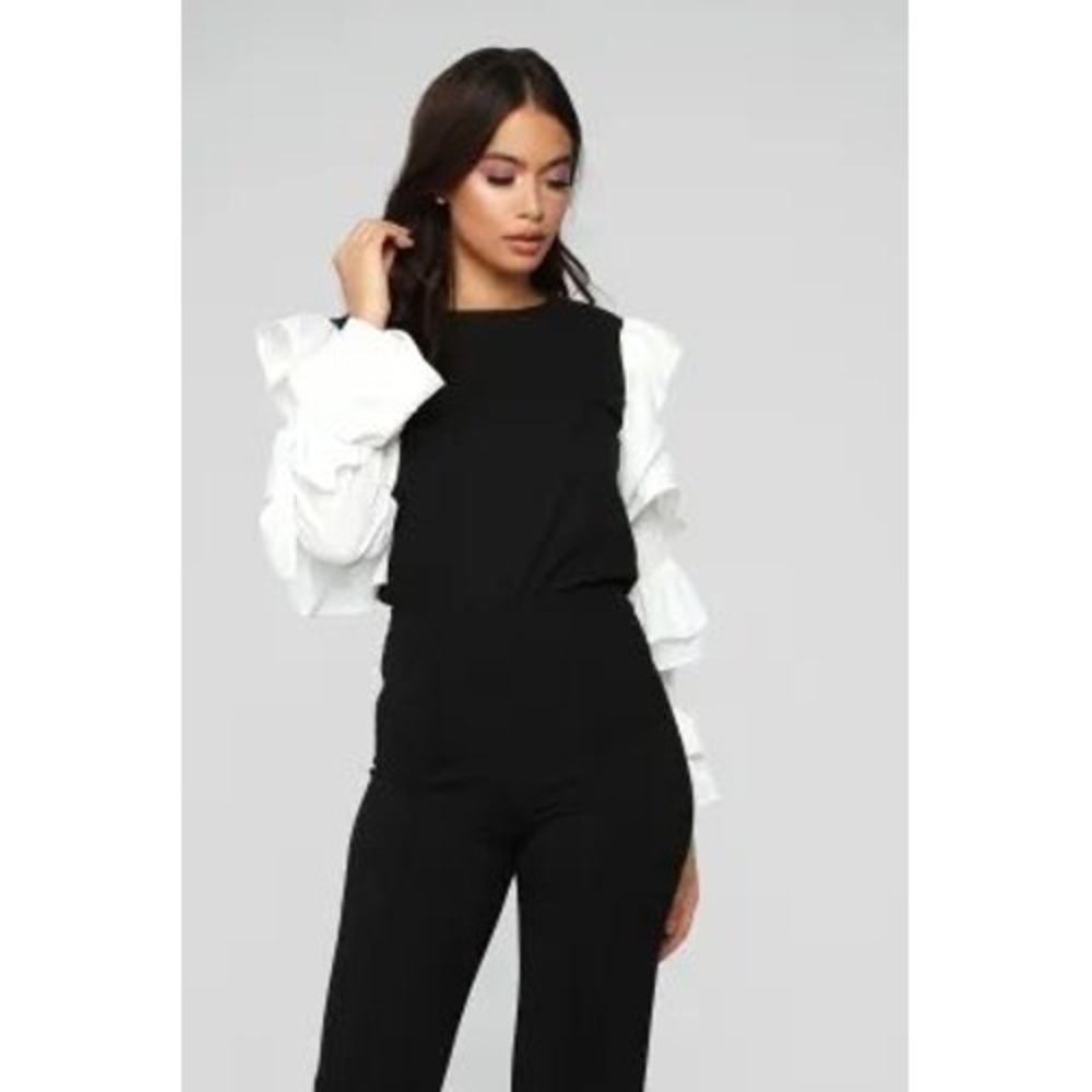 (B6) Fashion Nova‎ Business Chic Ruffle Blouse Black White XS NWT 1232184FN
